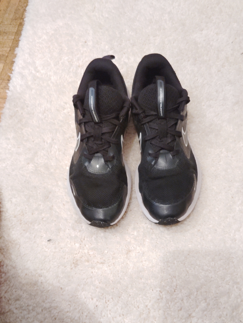 Nike Men’s Black and White Athletic Running Shoes